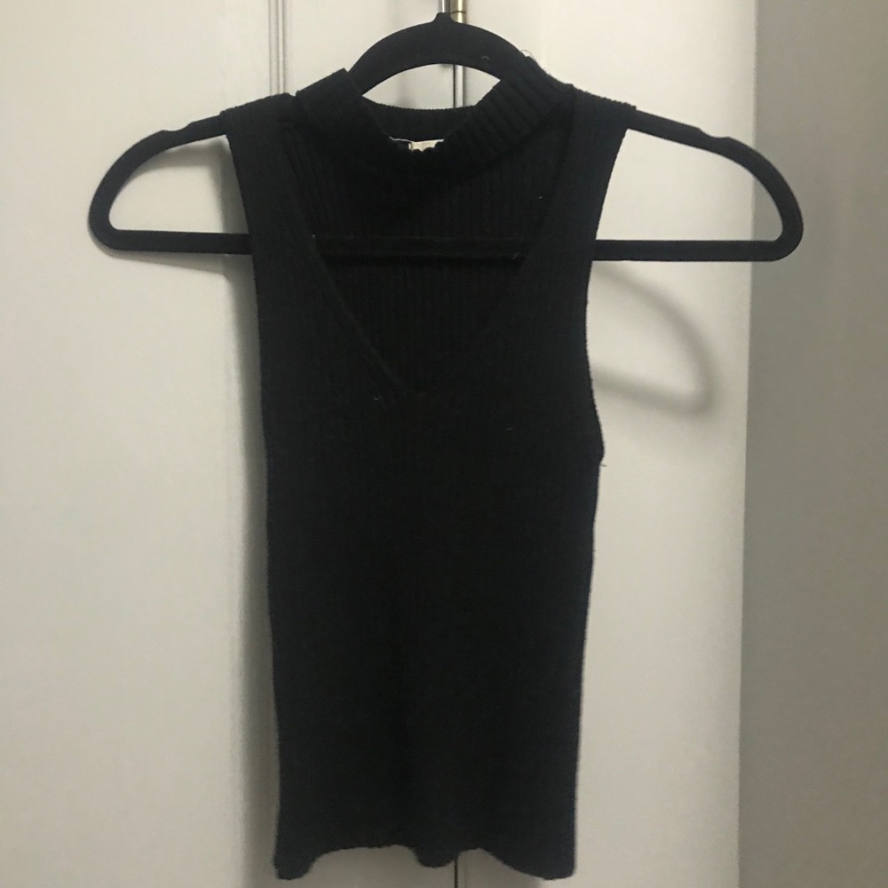 Black knit crop top